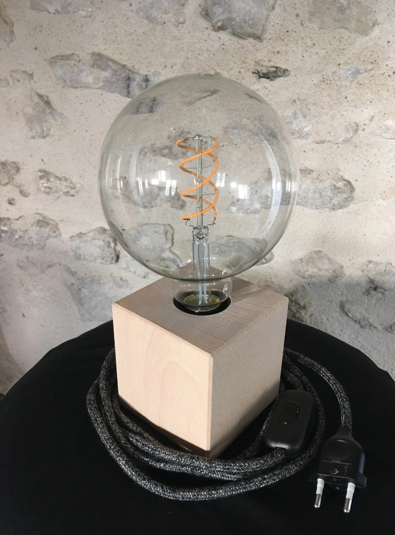 lampe cube bois prise interrupteur noir ampoule vintage clear