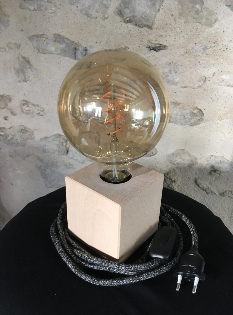 lampe cube bois prise interrupteur noir ampoule vintage gold